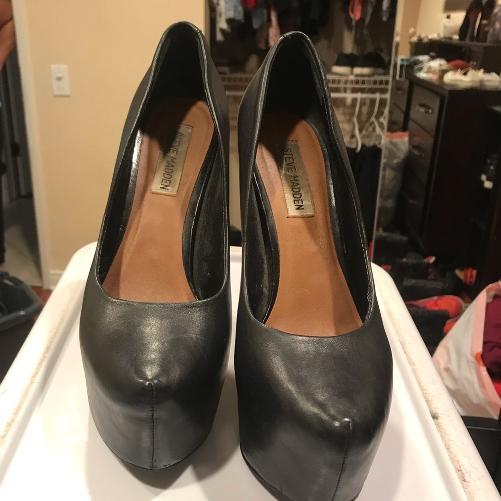 Steve Madden black heels